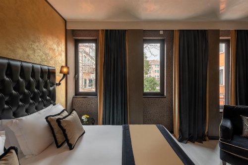 Carnival Palace Hotel image 14