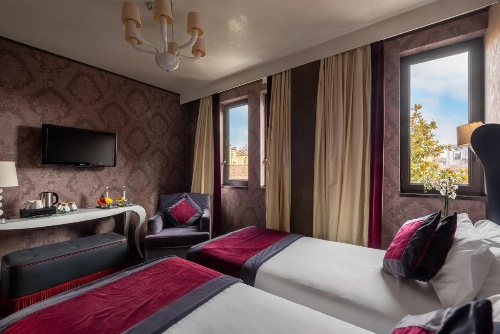 Carnival Palace Hotel image 21